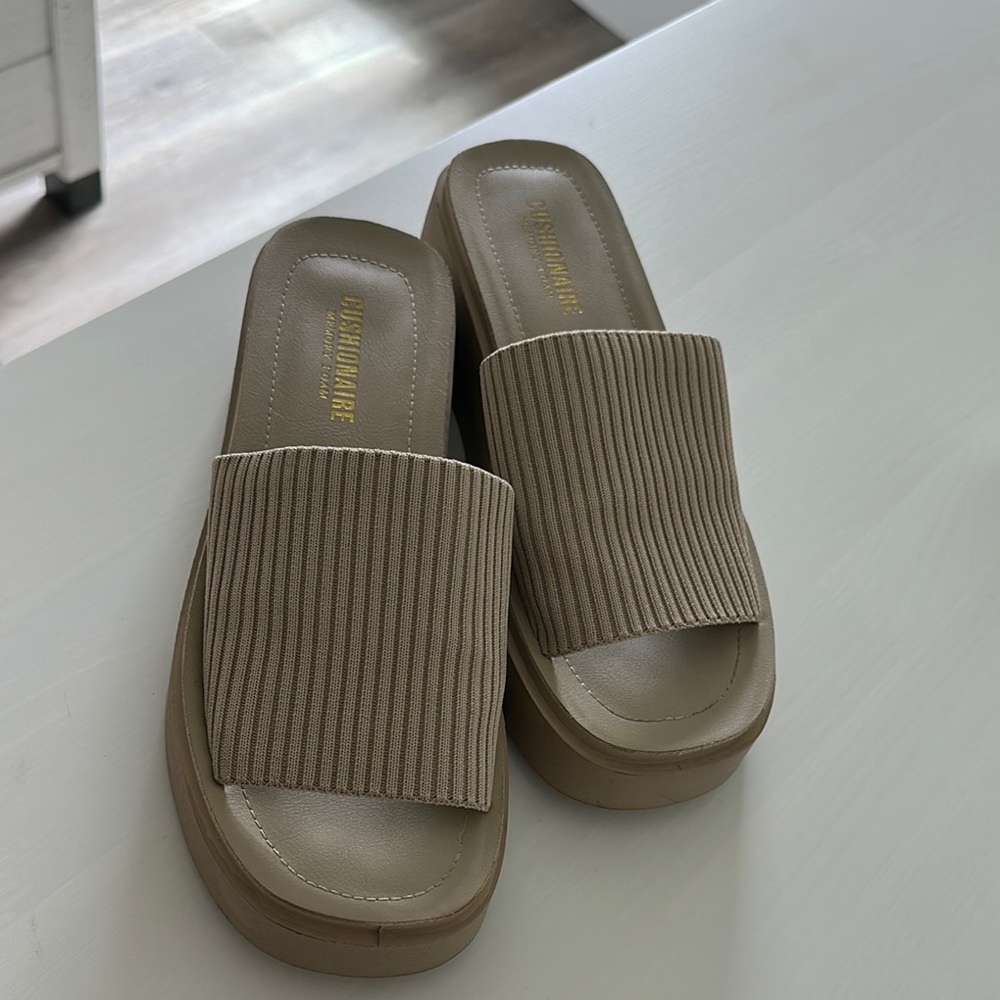 Women's Tan Slide Sandals